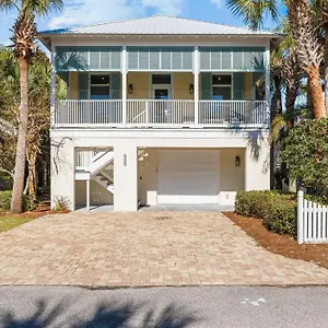 2-story Home, Walk To Beach, Hot Tub, Free Wifi, Pets Ok, Community Pool Access Destin